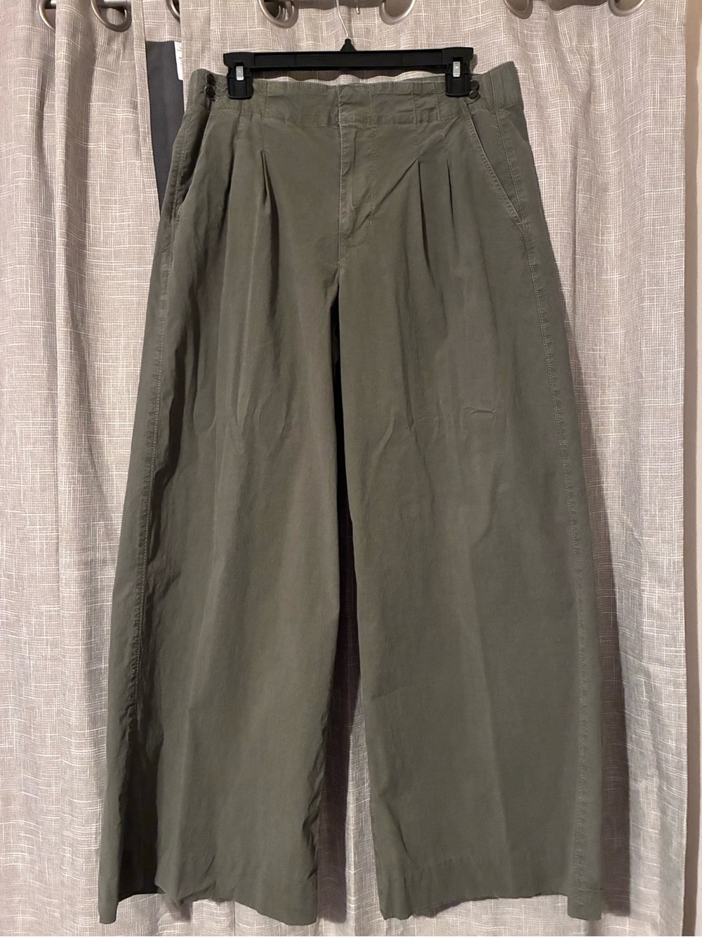 American Eagle Olive Green Wide Leg Pleated Trousers Pants Size 8 Regular